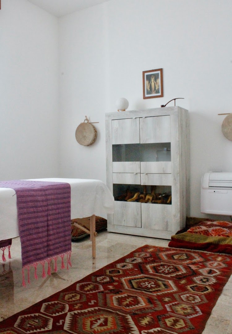 Karishma Studio – Massaggi Olistici & Rituali al Femminile · Foto 6