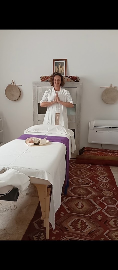 Karishma Studio – Massaggi Olistici & Rituali al Femminile · Foto 9